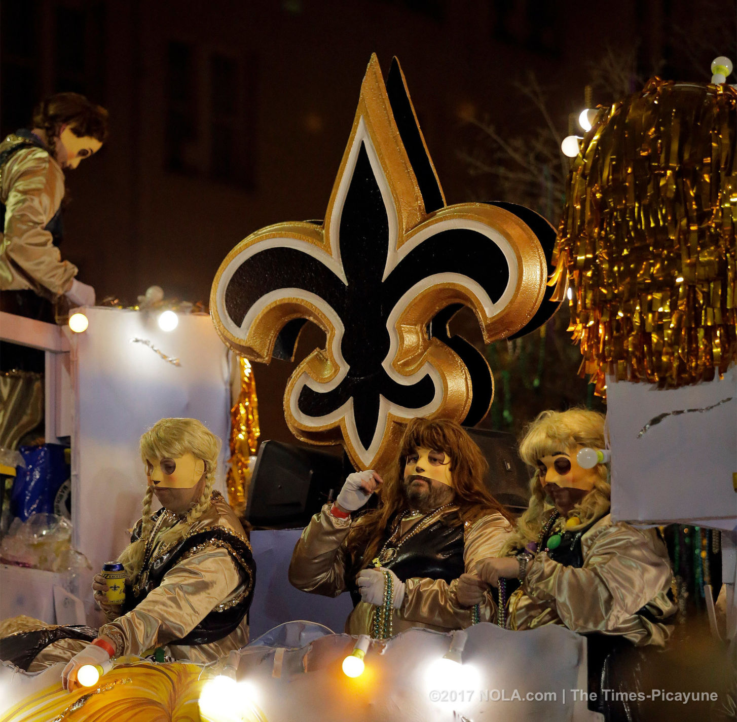 Krewe of Bacchus 2017 rolls in New Orleans: See Mardi Gras parade photos